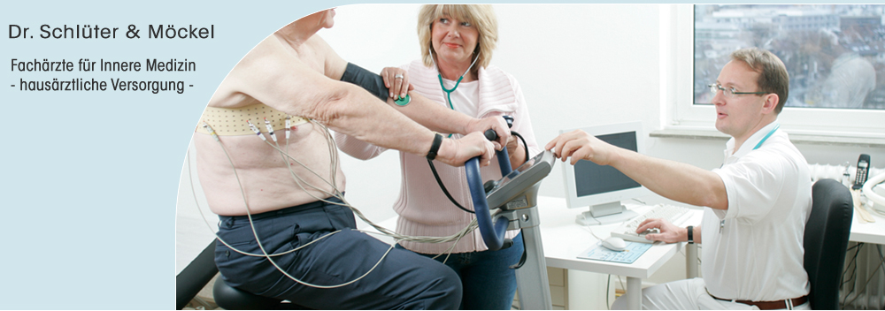 Dr. Frank Schlter mit Patienten whrend eines Belastungs-EKG